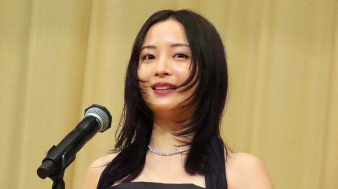 【 広瀬すず 】〝ブルーリボン賞〟主演女優賞を受賞　来年は妻夫木聡とともに司会「今から少しずつ準備していきたい」|TBS NEWS DIG