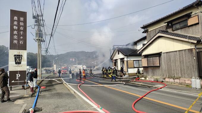 【速報】農産物直売所近くで建物火災　隣の建物に延焼　ほぼ消し止められる　雲仙市千々石町|TBS NEWS DIG