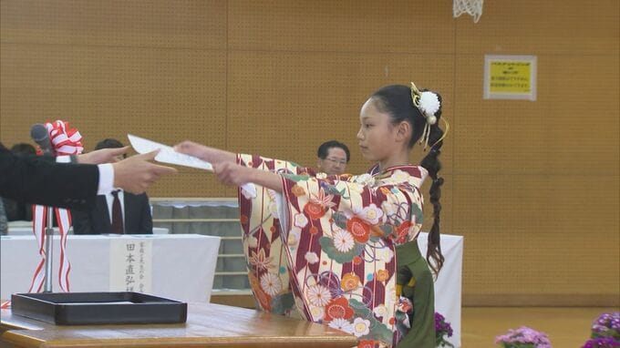 異例の学校生活の始まりだった…コロナ禍で入学の小学生が門出　制約が多かった学校生活の中でも…「思い出に残っているのは修学旅行」「寂しい」　6年間過ごした学び舎を巣立つ|TBS NEWS DIG