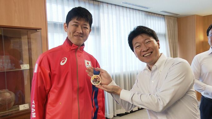 「何色のメダルになるかは神のみぞ知る」パリ五輪射撃代表の岡田直也選手が伊原木知事を表敬　3大会連続出場【岡山】　|　岡山・香川のニュース | 天気 | RSK山陽放送