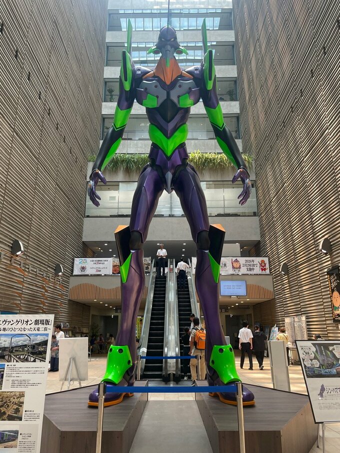 EVA初号機の股下を通り抜けできます! あす12日から開放 エヴァンゲリオンとのコラボ「シン・ハママツ計画」がバージョンアップ|TBS NEWS DIG