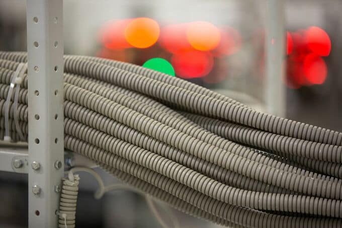 設備投資は3四半期連続プラス、鉄鋼・電気機械や情報通信が増加