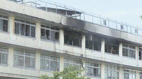 東京・北区の小学校で火災 児童ら11人けが 出火したとみられる音楽準備室にはスプリンクラーの設置義務なく 警視庁が実況見分へ|TBS NEWS DIG
