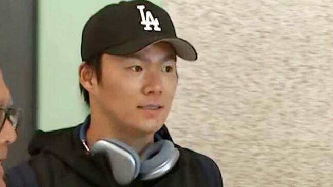 山本由伸もリラックスした表情で韓国入り、ドジャースファンの大歓声に応える 開幕シリーズ第2戦先発へ|TBS NEWS DIG