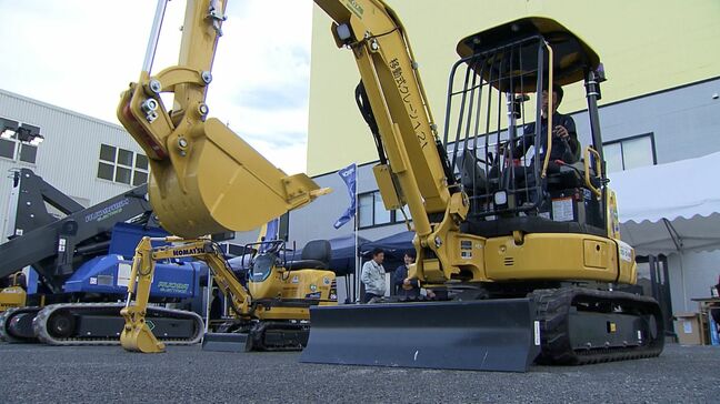 「音が静かで声をかけた時に声が通りやすい」電気を動力源とする建設機械「電動建機」の試乗会【岡山】|TBS NEWS DIG