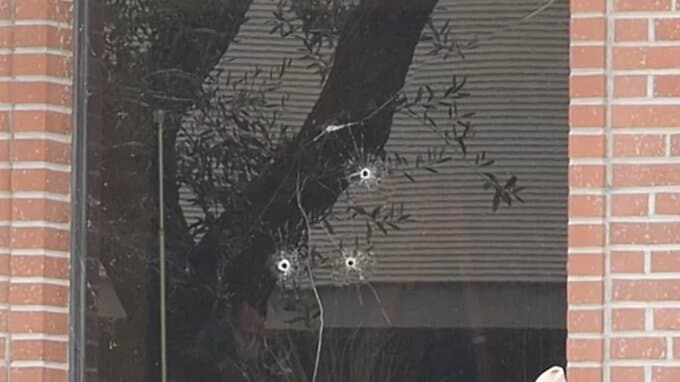 米テレビ局に銃弾が撃ち込まれる　人気番組休止した放送局の系列局　関連は不明