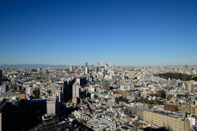 債券先物は下落、米金利高や日銀総裁講演警戒－流動性入札は無難予想