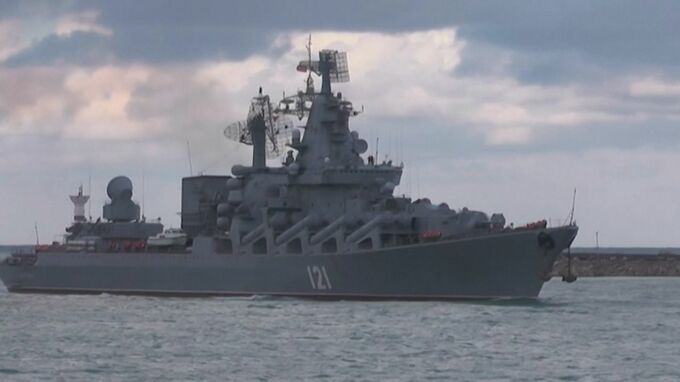 ロシア黒海艦隊「旗艦」が沈没と発表