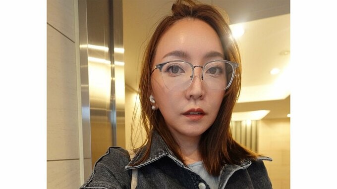 【 加藤綾菜 】 「12月末までの目標を決めて毎日地道に頑張ってる」　デニムジャケットに丸形フレームの眼鏡姿　私服コーデを披露|TBS NEWS DIG