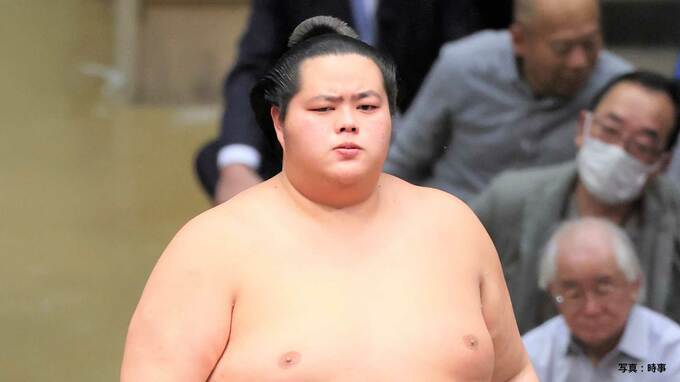 大関取り目指す琴ノ若 大栄翔との関脇対決を制し勝ち越し！新入幕・大の里も勝ち越しで1敗は3人に【大相撲初場所9日目】|TBS NEWS DIG