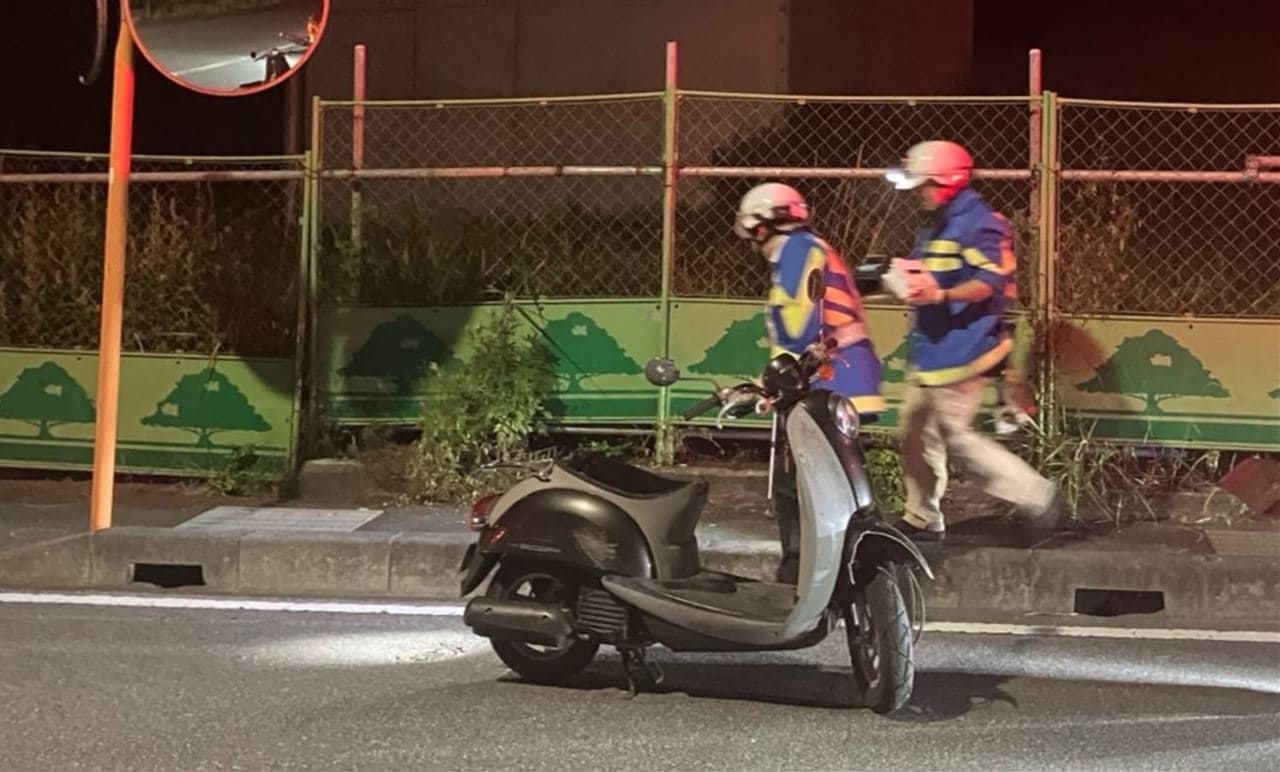 重体模様の男性は16歳の高校生と判明 原付バイクが事故 カーブミラー