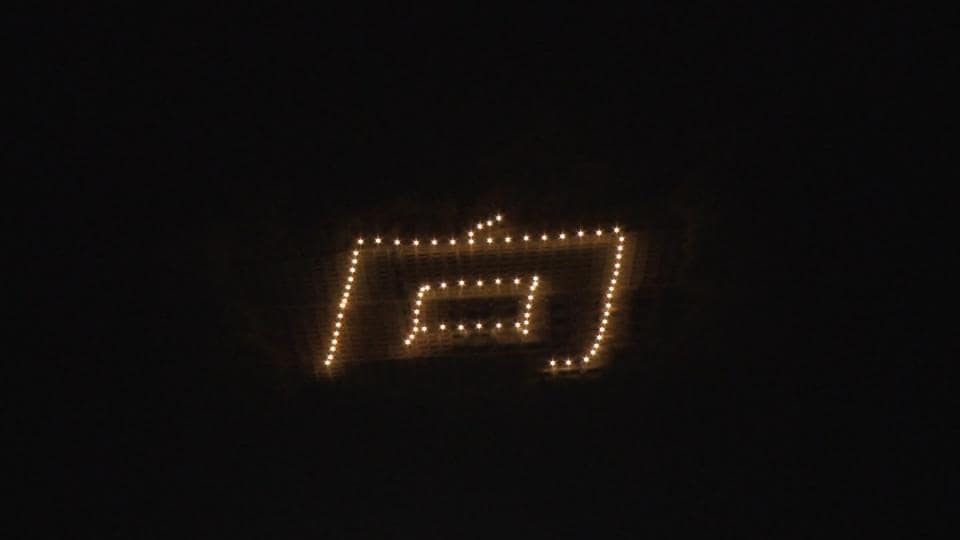 自分自身や目標に「向」き合う　沖縄・名護市で二十歳の思いを込めた光文字