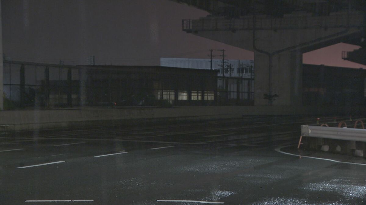 停車中のダンプカーに乗用車が追突 乗用車を運転していた男性が死亡 愛知・飛島村