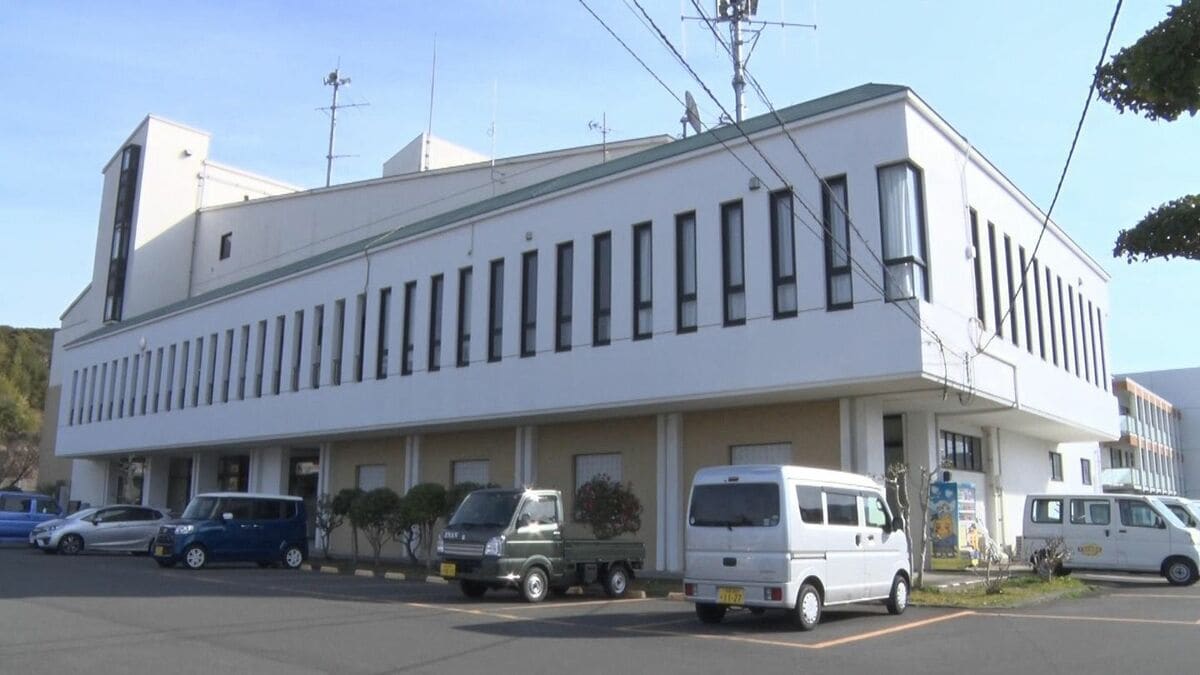 市民から受け取った申請書を紛失→偽造、誤ってシュレッダーにかけたか…上司が紙質の違いを指摘も、当初認めず 男性職員を減給処分（高知・土佐清水市）