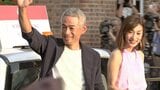 イチローさん、米野球殿堂入り式典の祝賀パレードに登場 妻・弓子さんと共に“聖地”クーパーズタウンで声援に応える|TBS NEWS DIG