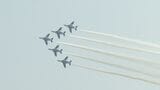 北海道千歳市で千歳のまちの航空祭が開催 F-15戦闘機の旋回飛行やブルーインパルスの華麗な演目に大勢のファンがくぎ付け | 北海道のニュース|HBC北海道放送