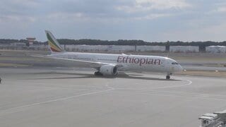 中東から退避の邦人乗せたチャーター機 第3便・第4便が到着　相互協力で韓国人らも搭乗| TBS CROSS DIG with Bloomberg