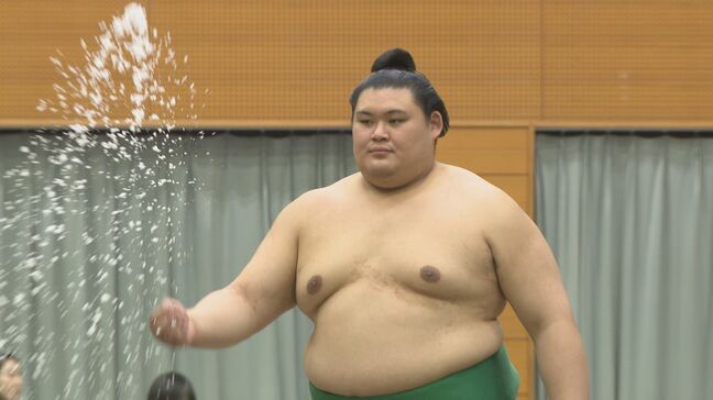 綱とりかかる大の里 春場所で優勝を争った髙安に勝ち2連勝 大相撲夏場所2日目|TBS NEWS DIG