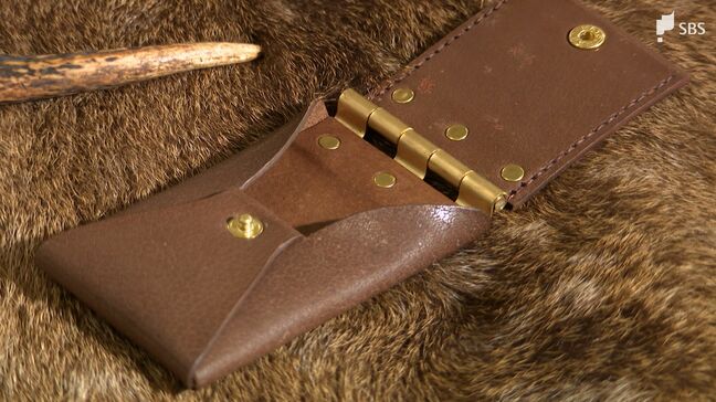 「蝶番」と「鹿革」がコラボ 職人技光る“名刺入れ”が誕生=静岡・伊豆市【しずおか産】|TBS NEWS DIG