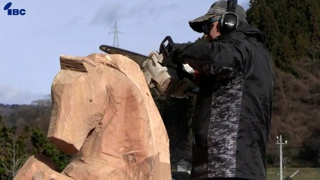 来年の干支「午」にちなんだチェーンソーアートの制作進む　岩手・住田町|TBS NEWS DIG