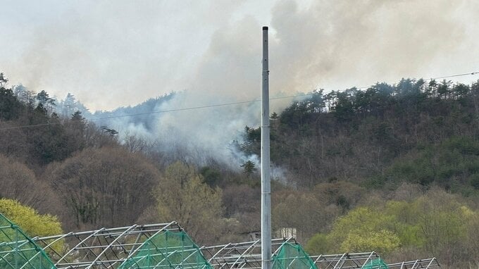【速報】上山市で野火火災　延焼拡大のおそれありで消防ヘリ出動要請　現在地上から火事の消火活動も（山形）|TBS NEWS DIG