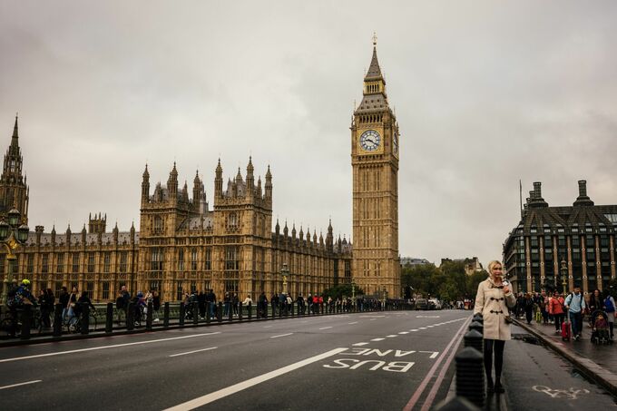 英政府が300余りの公的機関廃止・統合を検討、経費削減の一環－ＦＴ