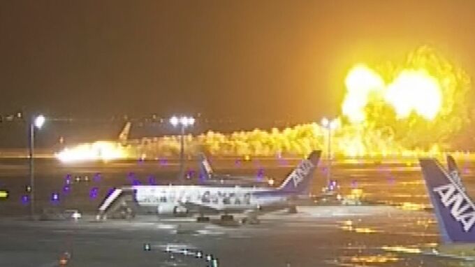 羽田空港滑走路で日航機と海保機が衝突炎上　3日も各地で欠航・遅延相次ぐ　出雲→羽田最終便も欠航　帰省客Uターンへの影響広がる|TBS NEWS DIG
