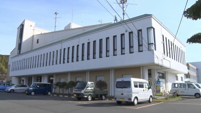 市民から受け取った申請書を紛失→偽造、誤ってシュレッダーにかけたか…上司が紙質の違いを指摘も、当初認めず 男性職員を減給処分（高知・土佐清水市）　|　高知のニュース・天気｜KUTV NEWS | KUTVテレビ高知