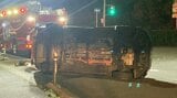 タクシー横転… 交差点でタクシーと乗用車が衝突する事故 3人が病院搬送 青森県青森市|TBS NEWS DIG
