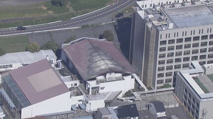 放火の可能性低く“電気系統のトラブル”か 高校で築35年以上の体育館が