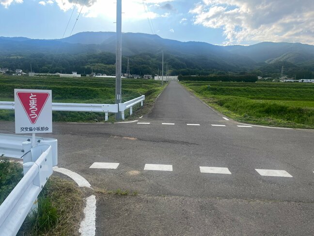 介護施設の送迎車と軽乗用車が出会い頭に衝突　80代女性死亡　現場は見通しの良い十字路交差点　福島・国見町|TBS NEWS DIG