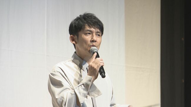 ロケ地で先行上映 映画「かぶと島が浮く日」 出演者舞台あいさつも 山口・岩国|TBS NEWS DIG