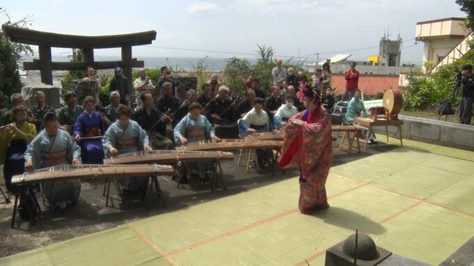 「さんしんの日」琉球古典音楽の始祖 “赤犬子” ゆかりの地で奉納演奏|TBS NEWS DIG