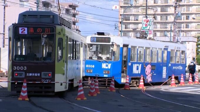 路面電車同士が衝突 乗客の女性2人けが Y字路交差点のカーブをすれ違う際に衝突…函館市電は一部の区間で折り返し運転 |TBS NEWS DIG