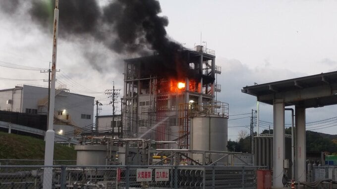 【速報】工場で火事…黒煙上がる　消火活動中　山口|TBS NEWS DIG