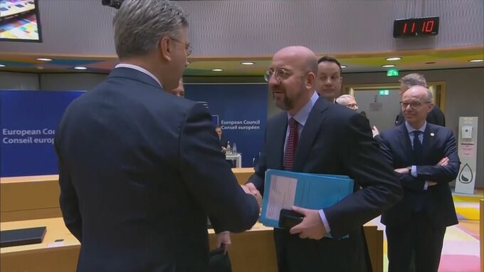 EU大統領「500億ユーロ規模のウクライナ支援で合意」