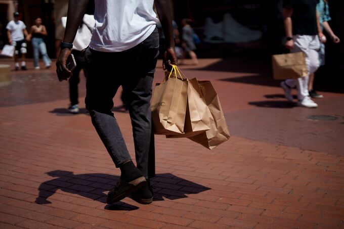 【米国市況】株が足踏み、ハイテクに売り－９月利下げ観測は崩れず