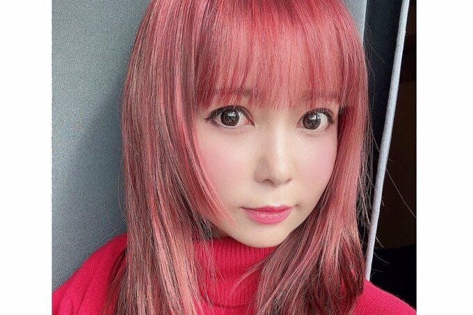 【中川翔子】　ピンクの髪色に変身　「年末年始限定なピンクヘア」|TBS NEWS DIG