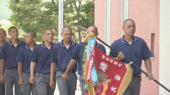 「1勝でも多く」いざ甲子園へ　高川学園ナイン出発　４年ぶり３度目の出場|TBS NEWS DIG