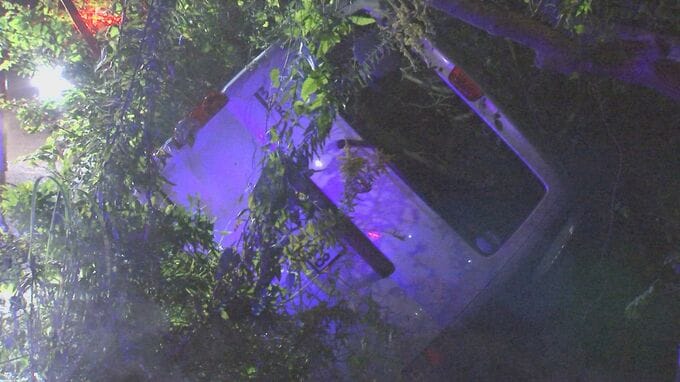 ワゴン車が道路脇の雑木林に突っ込む　運転の73歳男性が意識不明の重体　大分　|　大分のニュース｜OBS NEWS｜大分放送