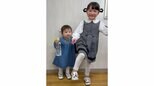 【ののちゃん】　お揃いの牛柄靴で「片足チャレンジ」ツインテール姉妹の微笑ましい挑戦　「2人とも似合ってる!!」「ひーちゃん、ののちゃんの真似してポーズしてる」と反響続々|TBS NEWS DIG