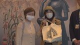 国宝の仏像がならぶ企画展 来場者が1万人突破 図録など記念品が贈られる 山梨・県立博物館|TBS NEWS DIG