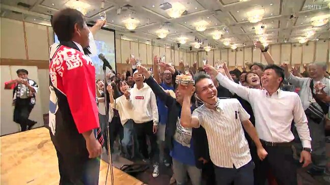 高知県内19酒造の土佐酒でかんぱ~い!!10月1日「日本酒の日」に合わせイベント|TBS NEWS DIG