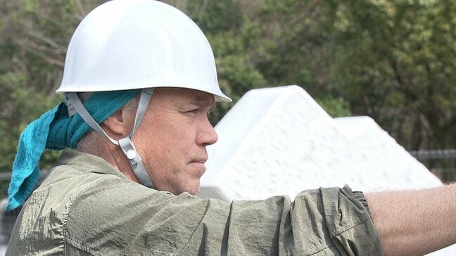 アメリカの彫刻家が石の街・笠岡で巨大なオブジェを制作　地元の石材会社とのコラボで石の魅力を発信【岡山】|TBS NEWS DIG
