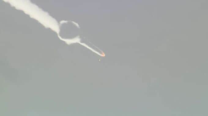 「あんなに高いところまで行ったのに…ショック」カイロス3号機失敗、見学者は悲喜こもごも「飛んでくれただけで満足」「また来る、応援してるよ」　3月5日11時10分にリフトオフするもミッション達成ならず「飛行中断措置」　スペースワンが発表|TBS NEWS DIG