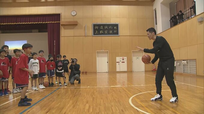 女子バスケ日本代表　恩塚ヘッドコーチが大分県中津市の母校で指導　|　大分のニュース｜OBS NEWS｜大分放送