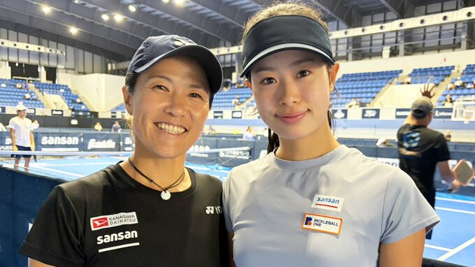 日本人初“金”の藤原里華がシングルスと女子ダブルスで準決勝進出　29歳差ペアがメダルへ「パッション出して」【ピックルボール東京OP】|TBS NEWS DIG