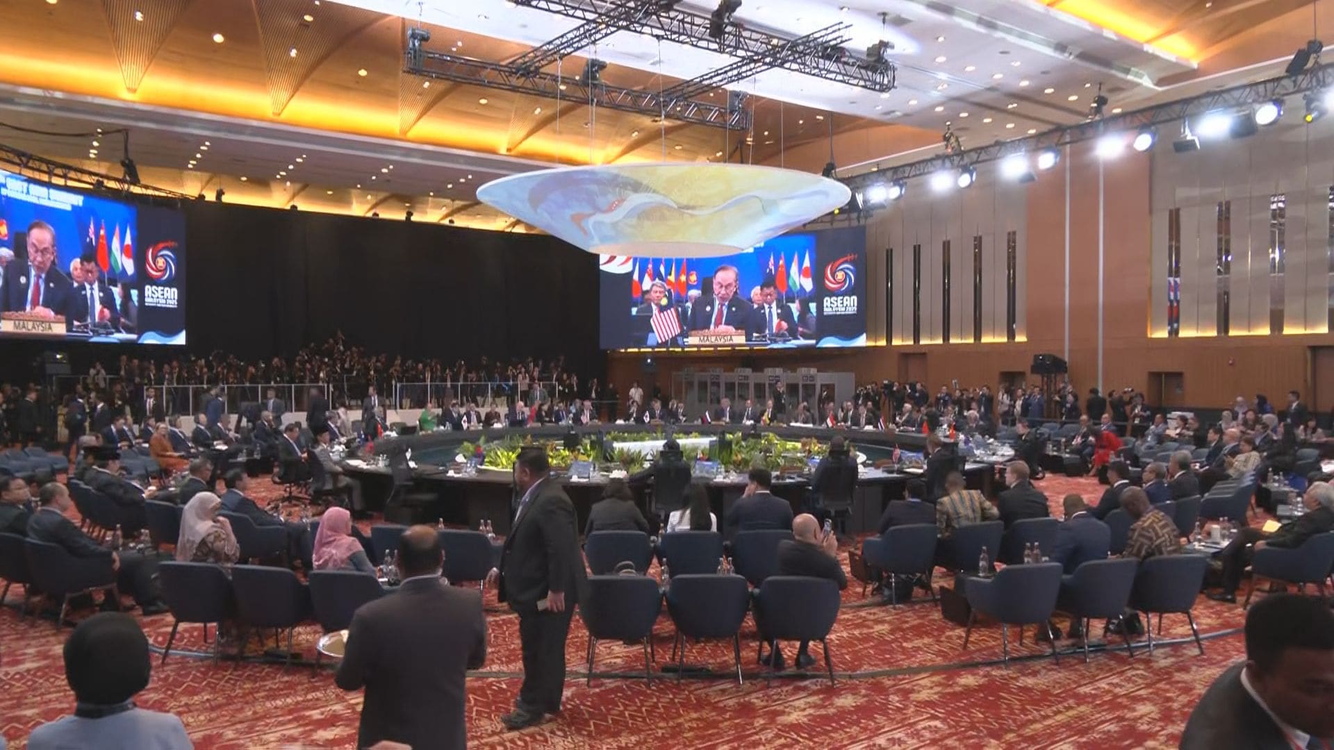 南シナ海情勢めぐりフィリピン大統領が中国を非難 「東アジアサミット