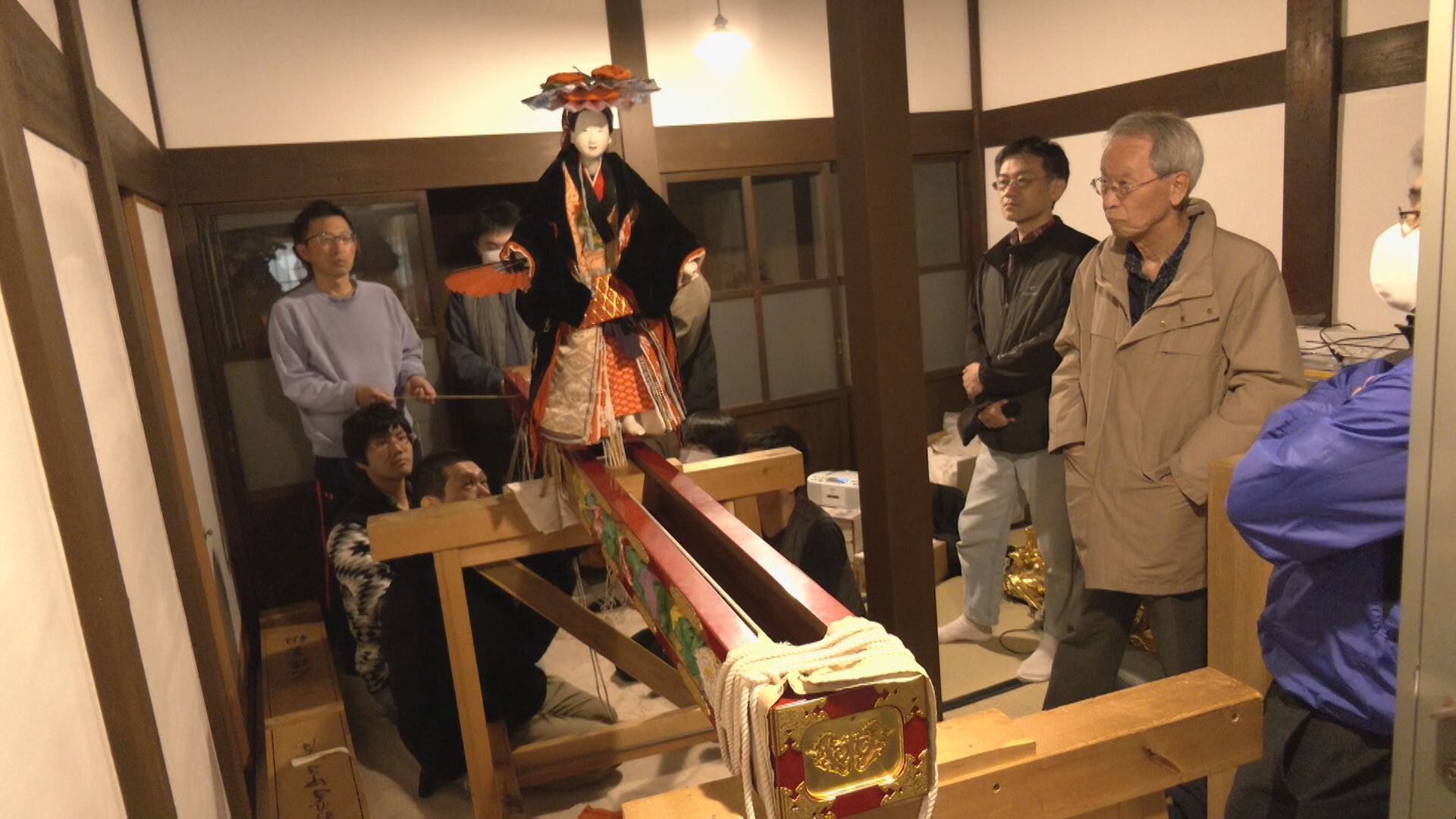 春の高山祭の開催前にからくり奉納する祭り屋台の稽古始まる　