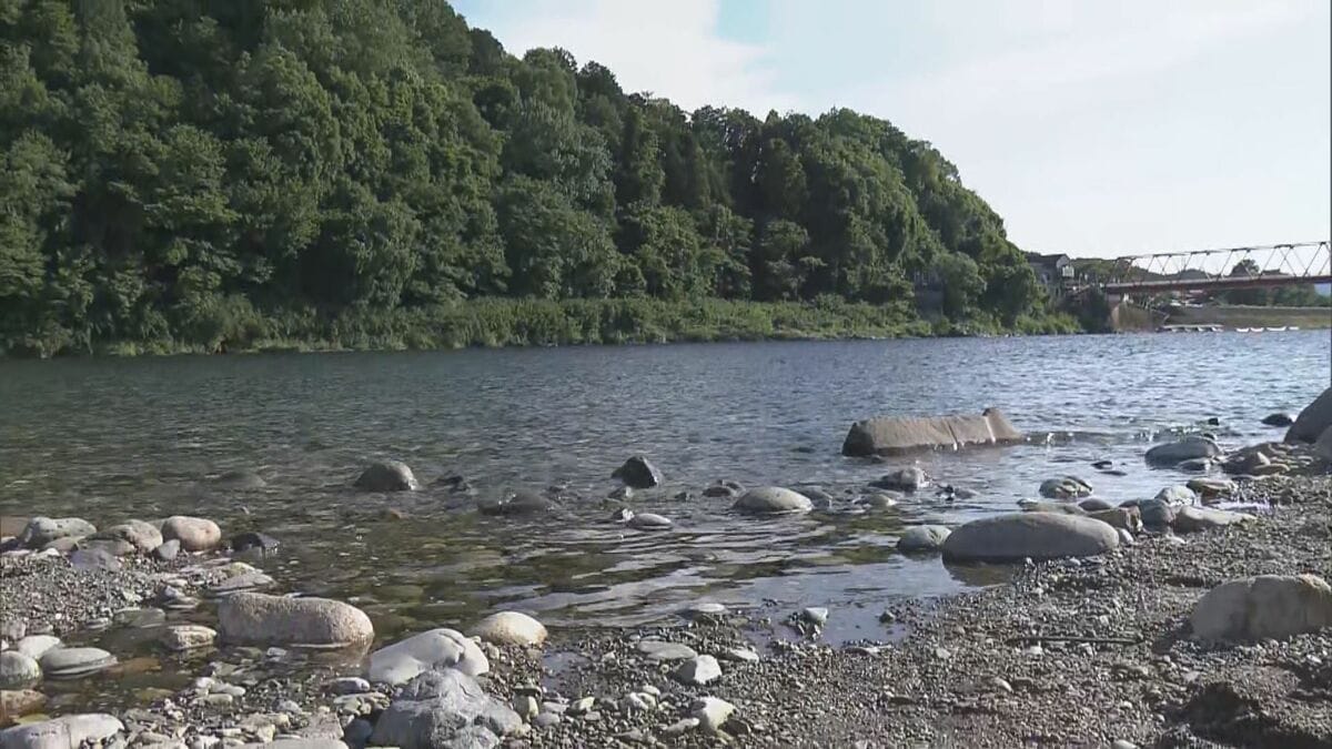 川遊び中の20歳大学生が流され死亡 対岸に渡ろうとして溺れたか…水深は約3ｍ ｢川に沈んだ｣と目撃者から通報 長良川 岐阜･関市